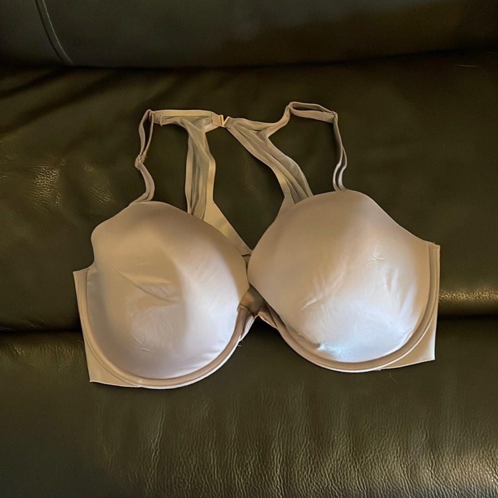 Victoria’s Secret front clasp bra 38DDD